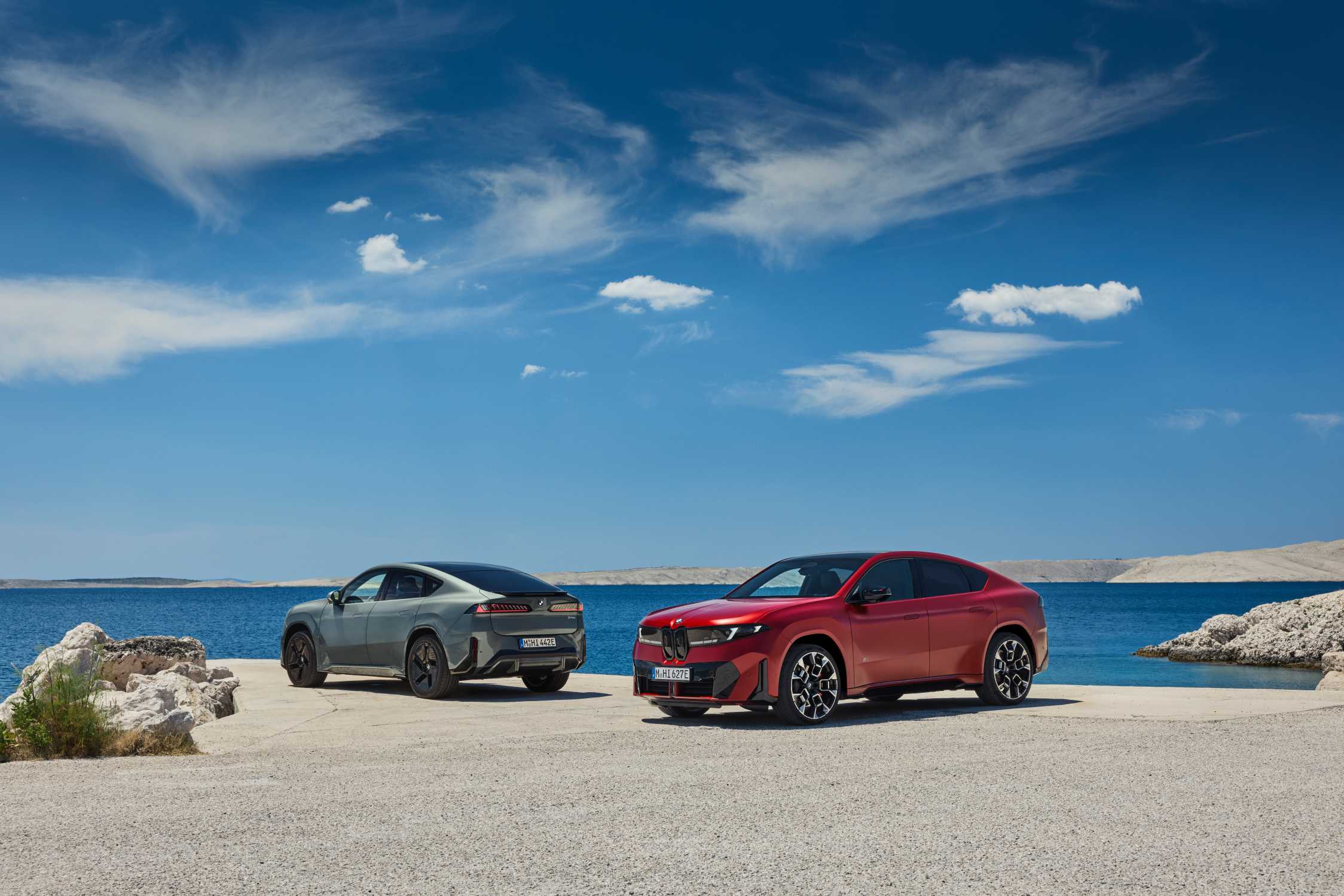 BMW iX4 Tanıtıldı: Neue Klasse’nin Üçüncü Üyesi Elektrikli Coupé SUV